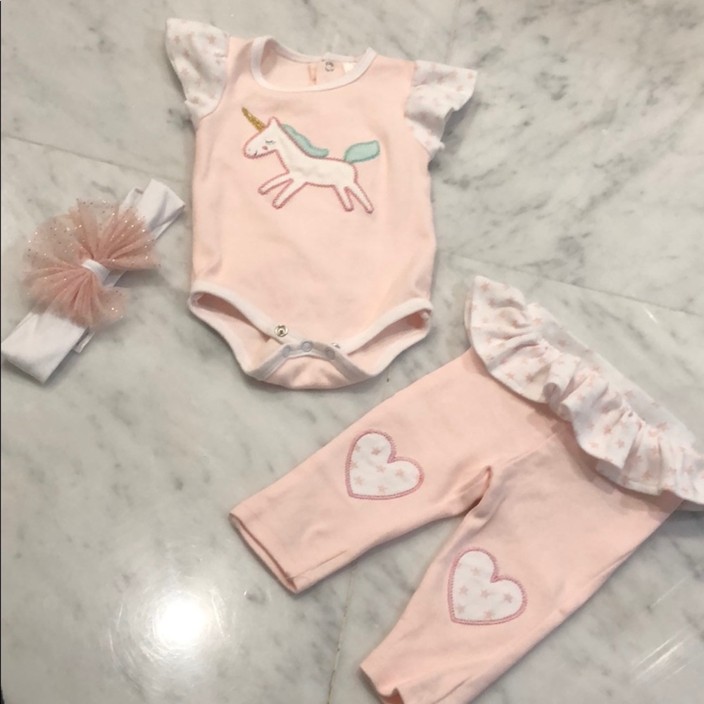 Baby girls onesie leggings and bow set